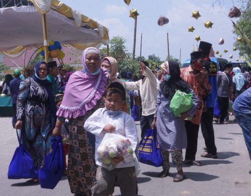 Menyambut Bulan dan Tamu Agung