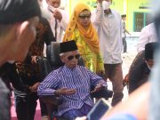Mursyid Thoriqoh Shiddiqiyyah Memimpin Peletakan Batu Pertama Masjid Raya